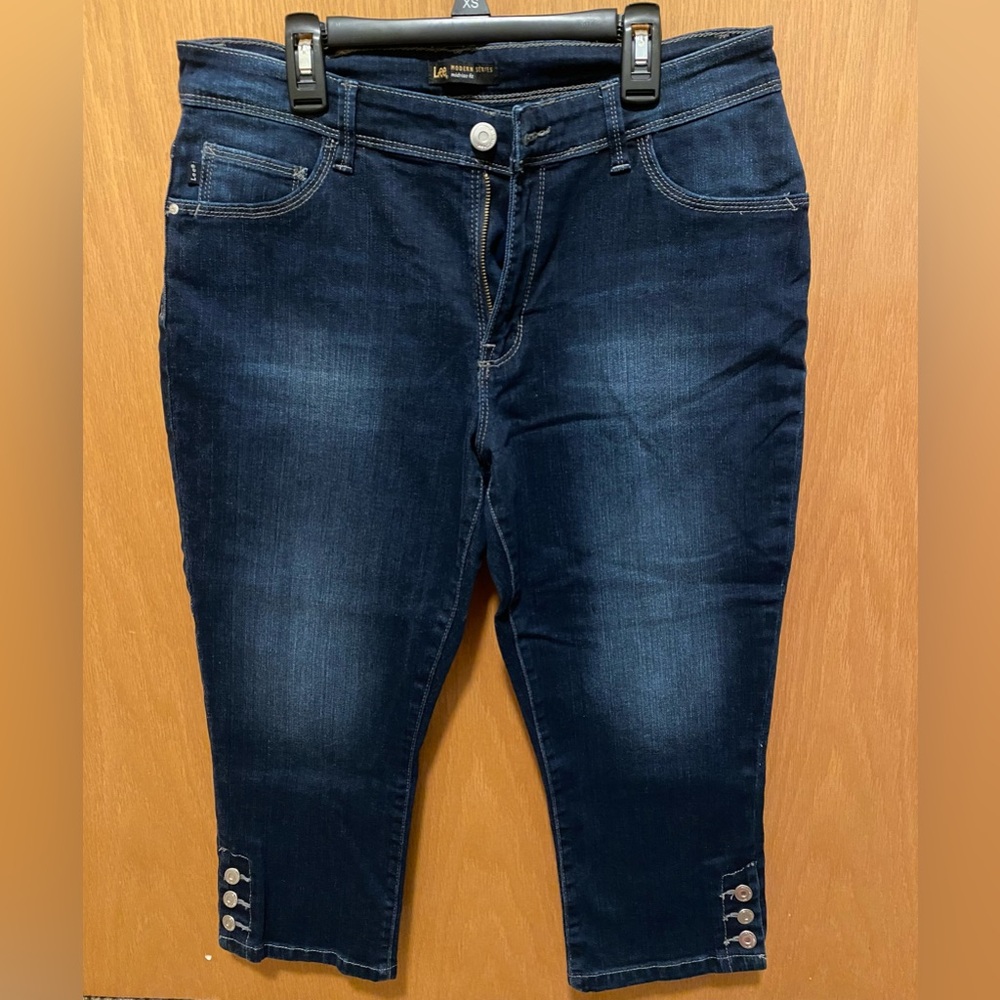 Lee Capri Pants